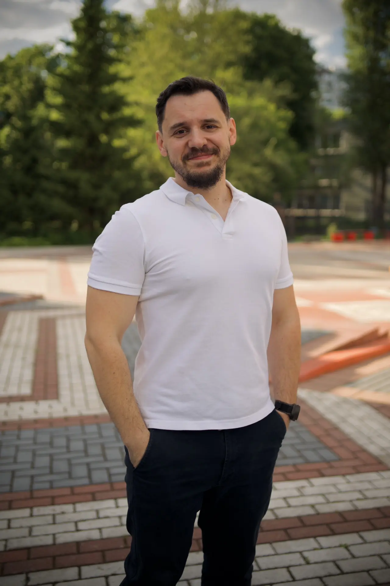 Сегодня мне 35.

Если бы лет 15 назад мне сказали, что к этому возрасту у меня будет любимая семья, 