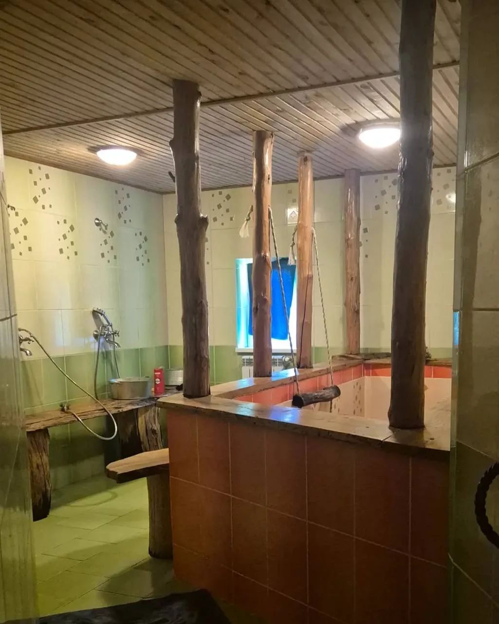 Перехвалила белорусов🤕

Приехали ночью в забронированный дом в загородном комплексе под Гродно

А т