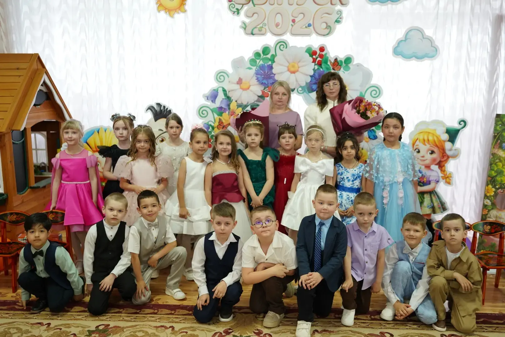 Вот и пролетели беззаботные деньки в нашем уютном детском саду. 27 мая в  подготовительной к школе г