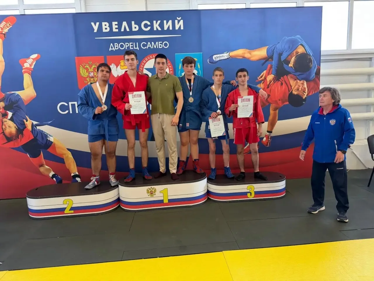 Школьники  Красноармейского округа стали призёрами в личном зачёте в своих весовых кате...