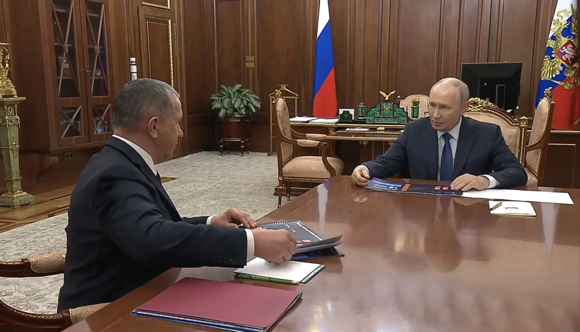 Владимир Путин примет участие в запуске новых предприятий на Дальнем Востоке

Одним из них станет пр