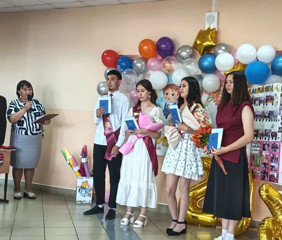 27 июнь- Әбдҽлкәрим урта мәктәбендә  сығарылыш  кисәһе...Хушлашыу...
Бына инде  сафлыҡ, ихласлыҡ, то
