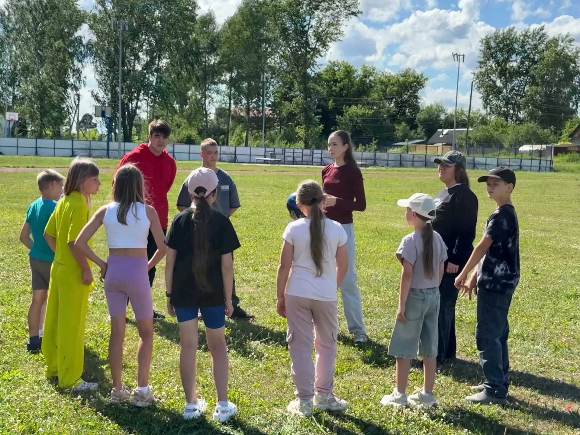 🎉 С 15 июня в парке «Майский» стартовала дворовая практика «Друзья», и это было ОГОНЬ! 🔥

Ребята н
