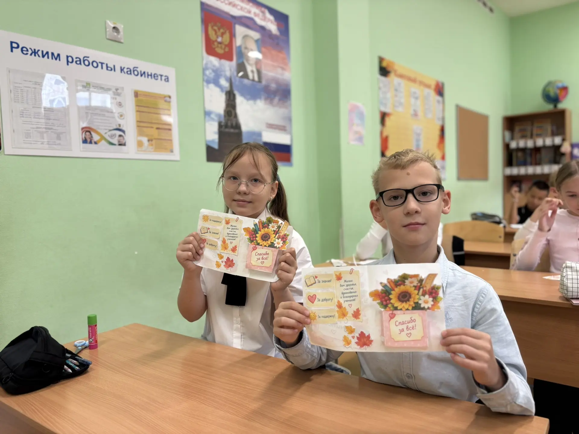 «От сердца к сердцу»: как мы поздравили наших учителей📖❤️