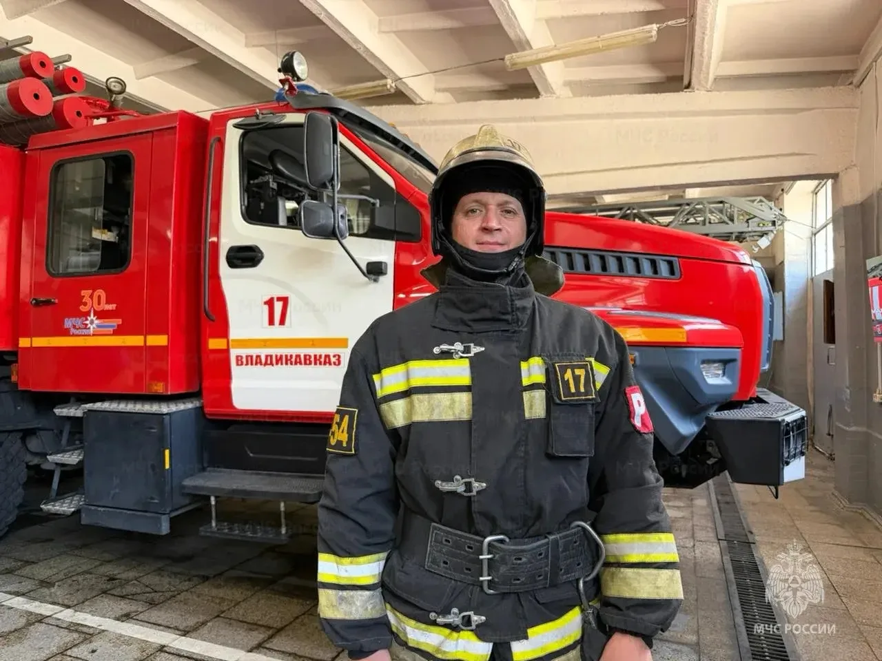 🔥 #ЛицаМЧС: Дмитрий Болдырев: в сердце пожарного — смелость, ответственность и братство

В професси