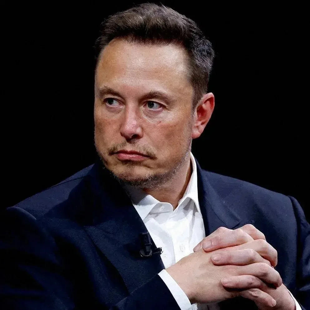Илон Маск стал первым в истории долларовым триллионером

Состояние основателя SpaceX резко выросло п