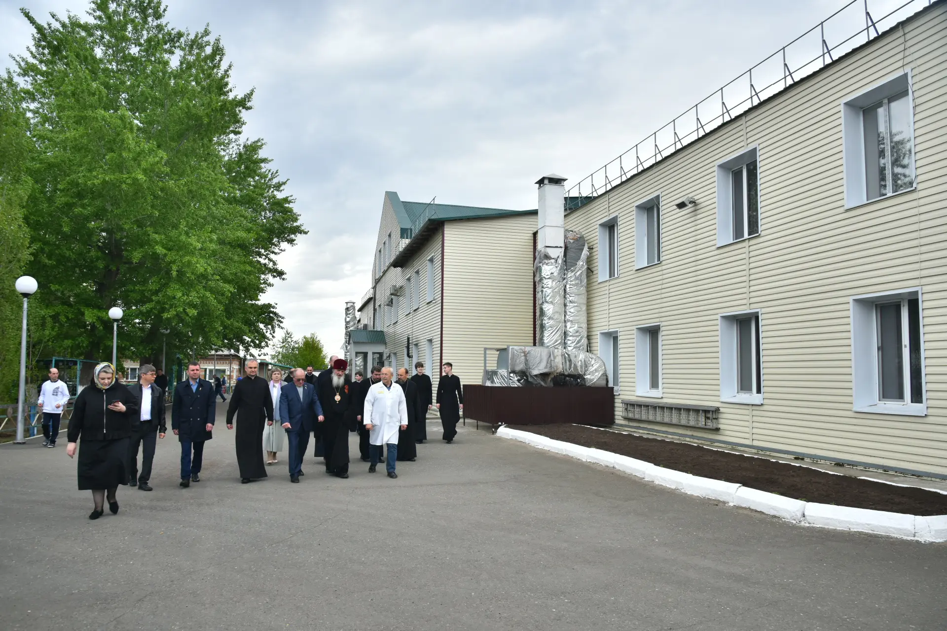 6 мая 2026 года митрополит Оренбургский и Саракташский Петр посетил медико-социальное у...