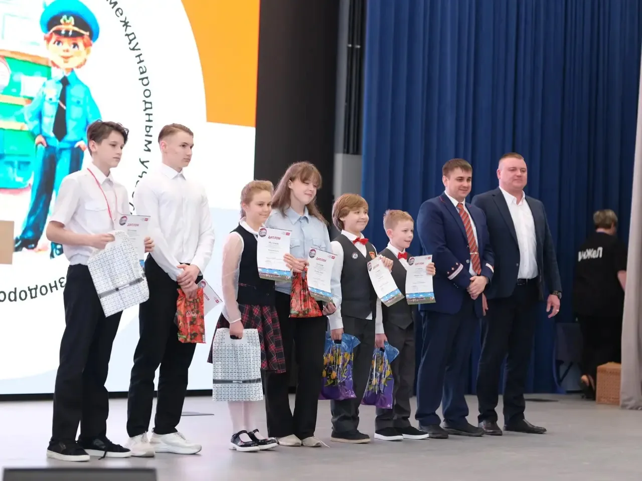 Дорогие друзья, поздравляем ПОБЕДИТЕЛЕЙ и ПРИЗЕРОВ Форума! 👏👏👏  🚂 Кто знает, какой будет железная до