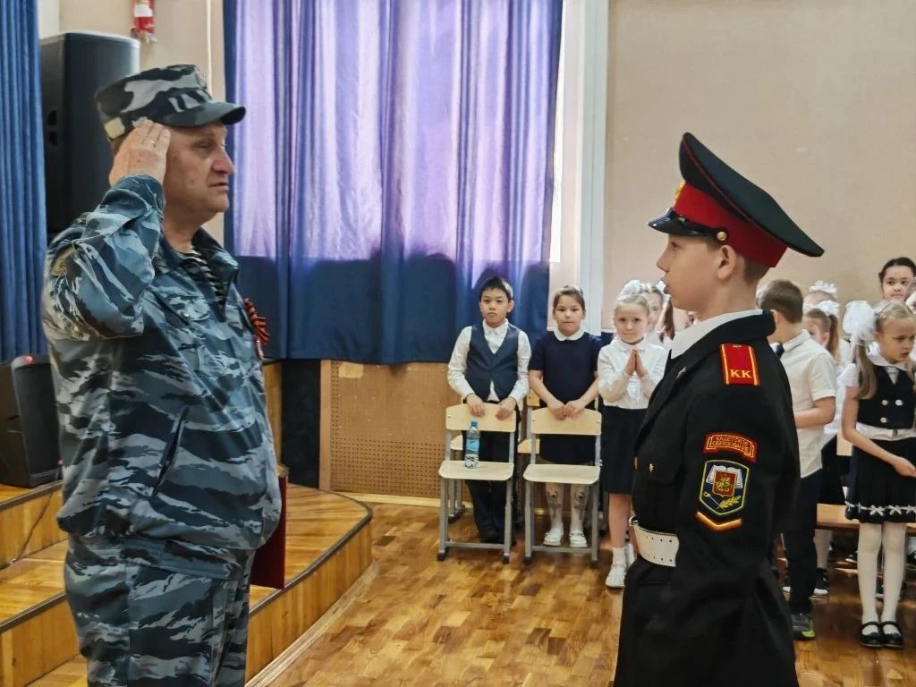 ✨ День, когда обещания звучат от всего сердца!   Сегодня в нашей школе был особенный день. Сразу два