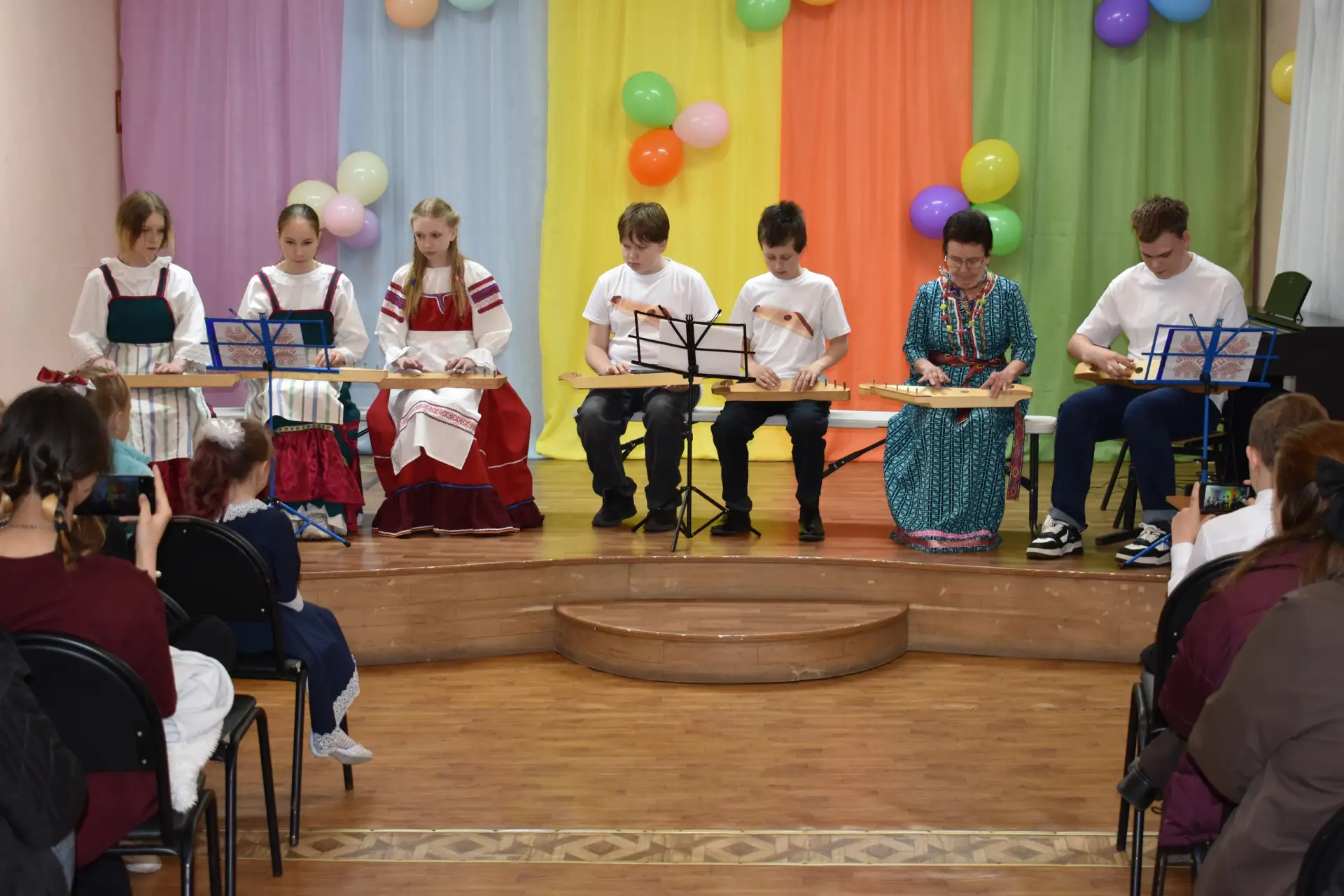КОНЦЕРТ "СЕМЬ НОТ"
Фото в альбоме: vk.com/album-120798968_3112...
28 мая в концертном зале отдела «Ш