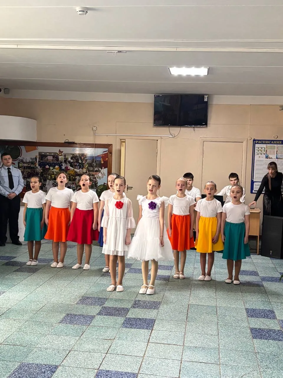 📣Сегодня в нашей школе состоялся замечательный концерт, посвящённый Международному Женскому Дню.  🎉М