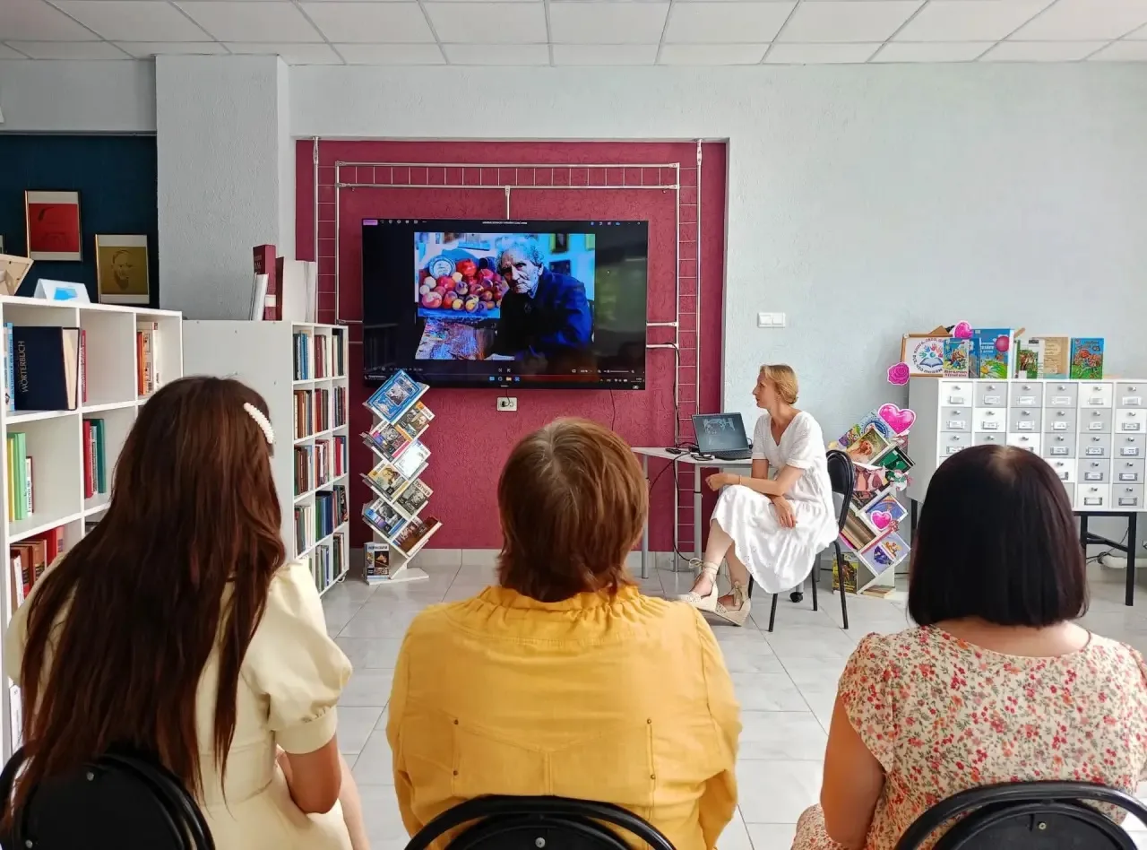 Неделя Армянской Культуры в Центральной библиотеке продолжается! 

23 июля посетители узнали о жизни