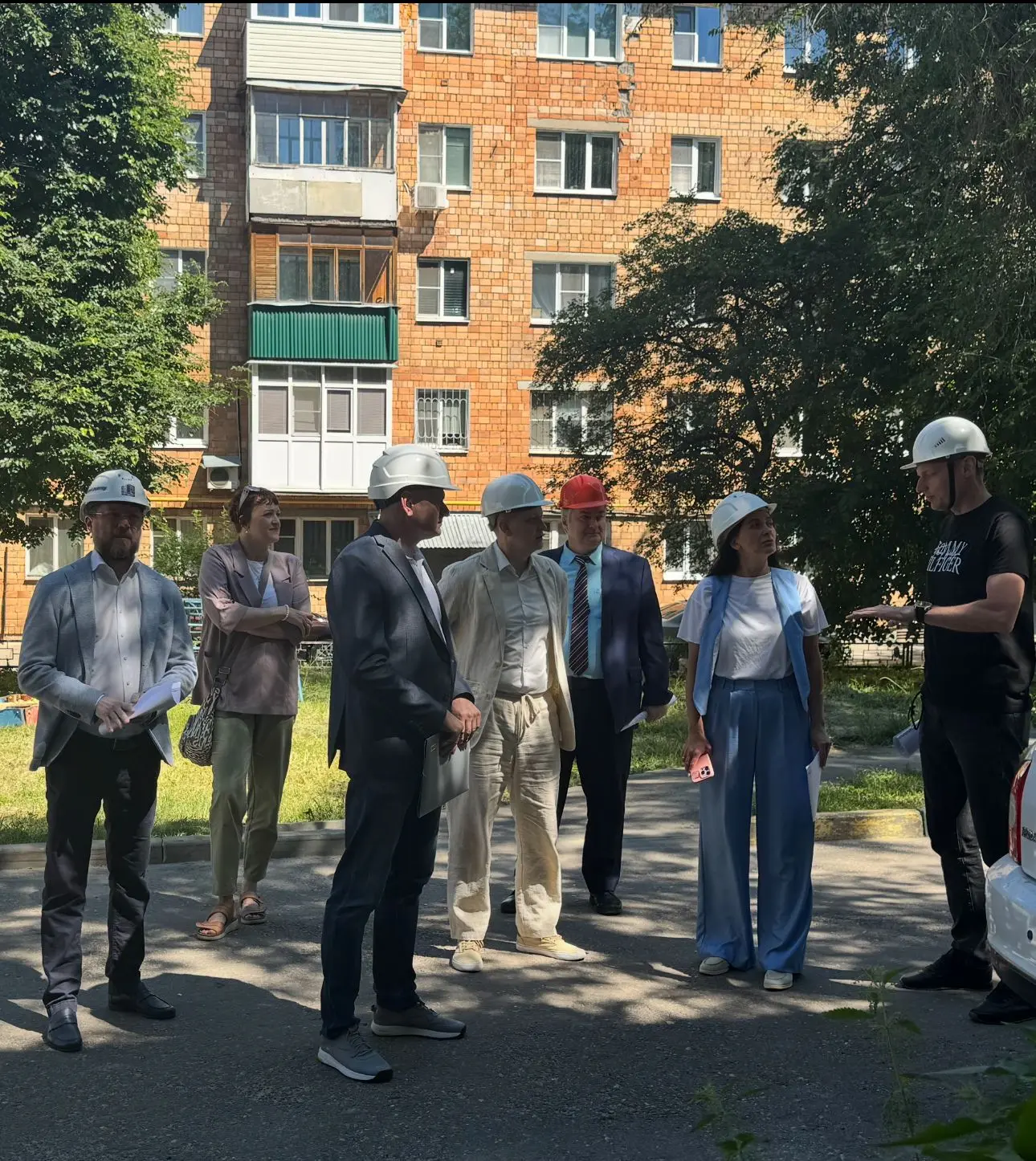 Председатель комитета по ЖКХ и ТЭК ЗСНО, депутаты и руководитель Фонда капремонта проверили ход рабо