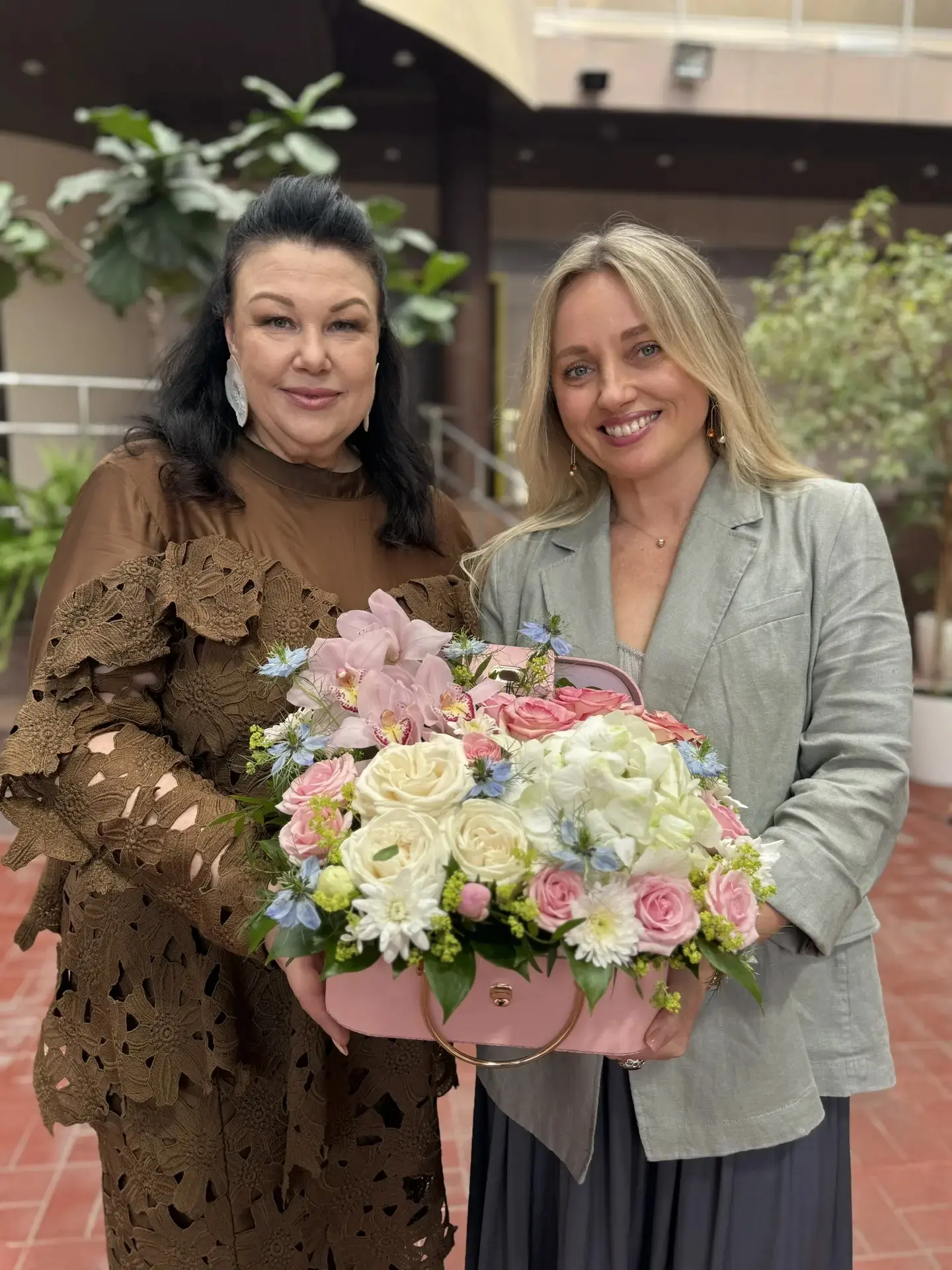 Благотворительный концерт для медиков

🌸Сегодня учитель музыки Школы №1000 Ирина Сергеевна Олифер и