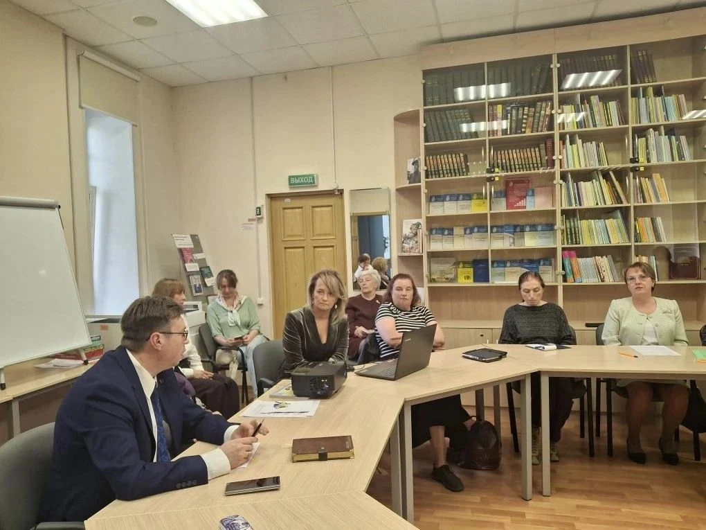 🌺13 мая в информационно-библиотечном центре СПб АППО состоялся городской семинар «Прак...