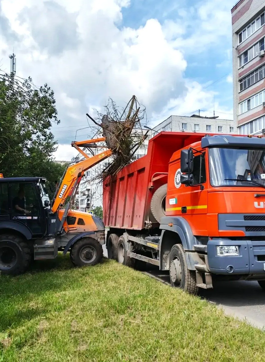 🚜 За минувшую неделю рабочие устранили 830 м² ям.

Сотрудники МБУ «Благоустройство» обновили 11 пеш