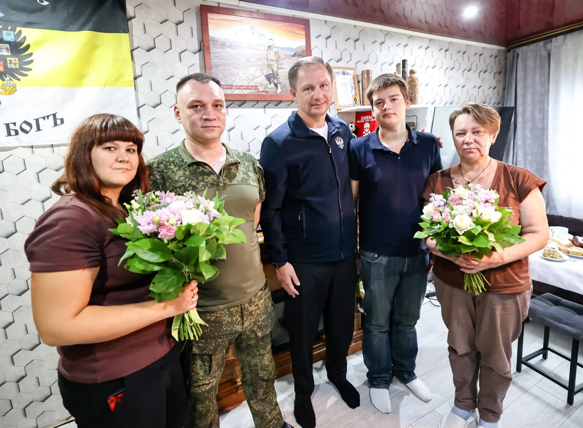 Побывал в гостях в семье нашего Героя – Дмитрия Андреевича, который уже скоро возвращае...