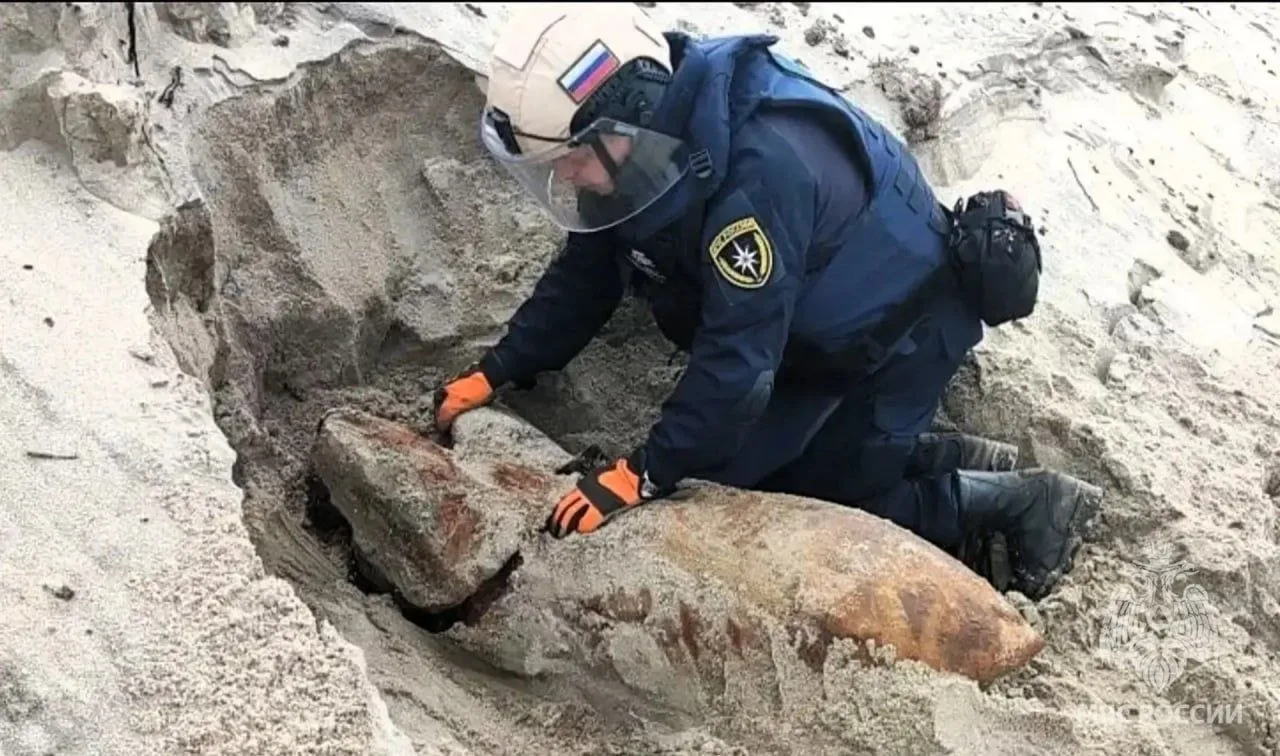 💣На Балтийской косе была обнаружена немецкая авиабомба времён Великой Отечественной войны. Она лежал