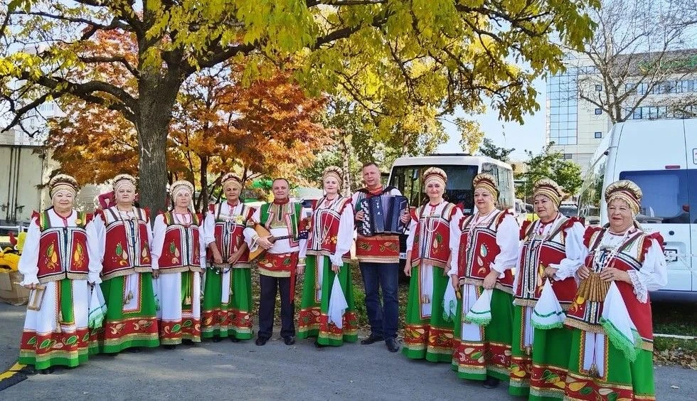 От всей души поздравляю Почетный коллектив народного творчества ансамбль песни «Калинуш...