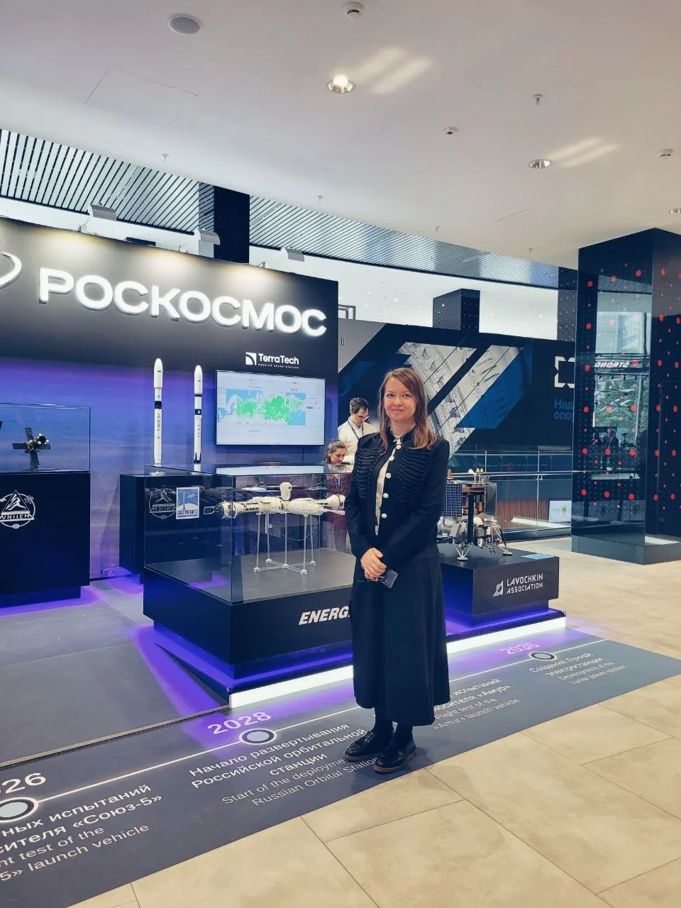 Сегодня работала на международной выставке, несли космос в массы🚀