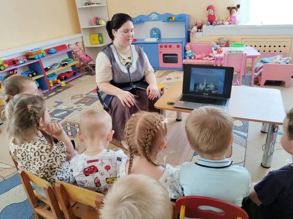 🇷🇺Лучший способ начать знакомство малышей с государственной символикой это объяснение...