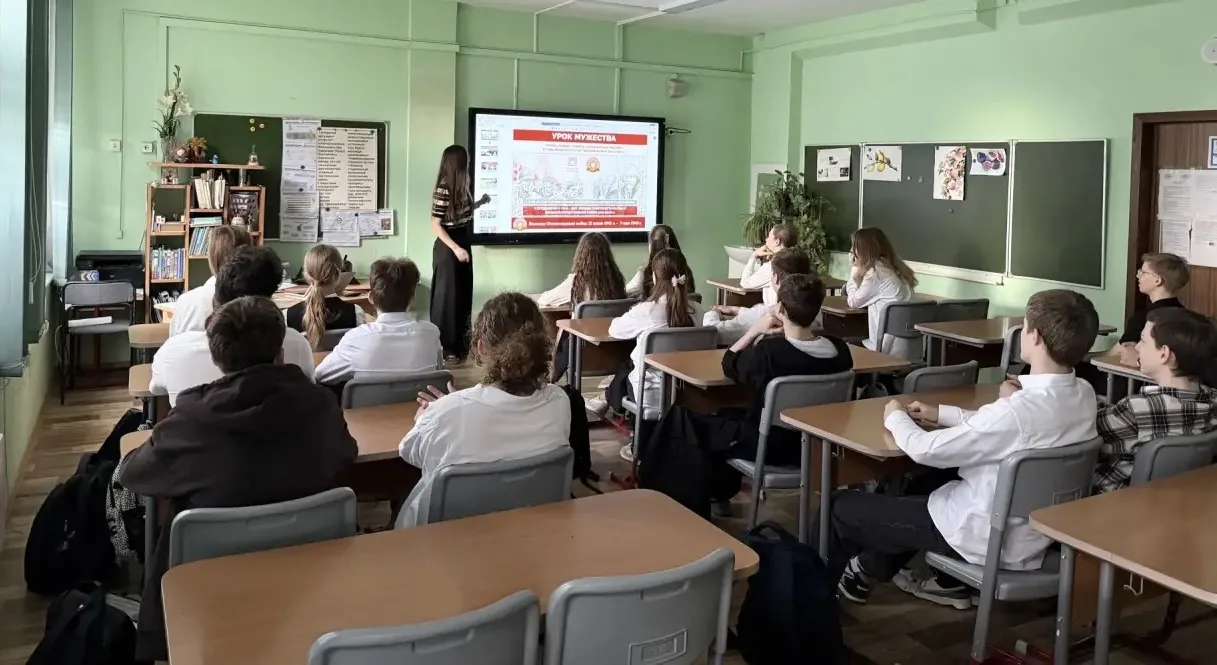💢 Урок мужества  🔸 Сегодня, 8 мая 2026 года, тысячи московских школьников и студентов колледжей гово