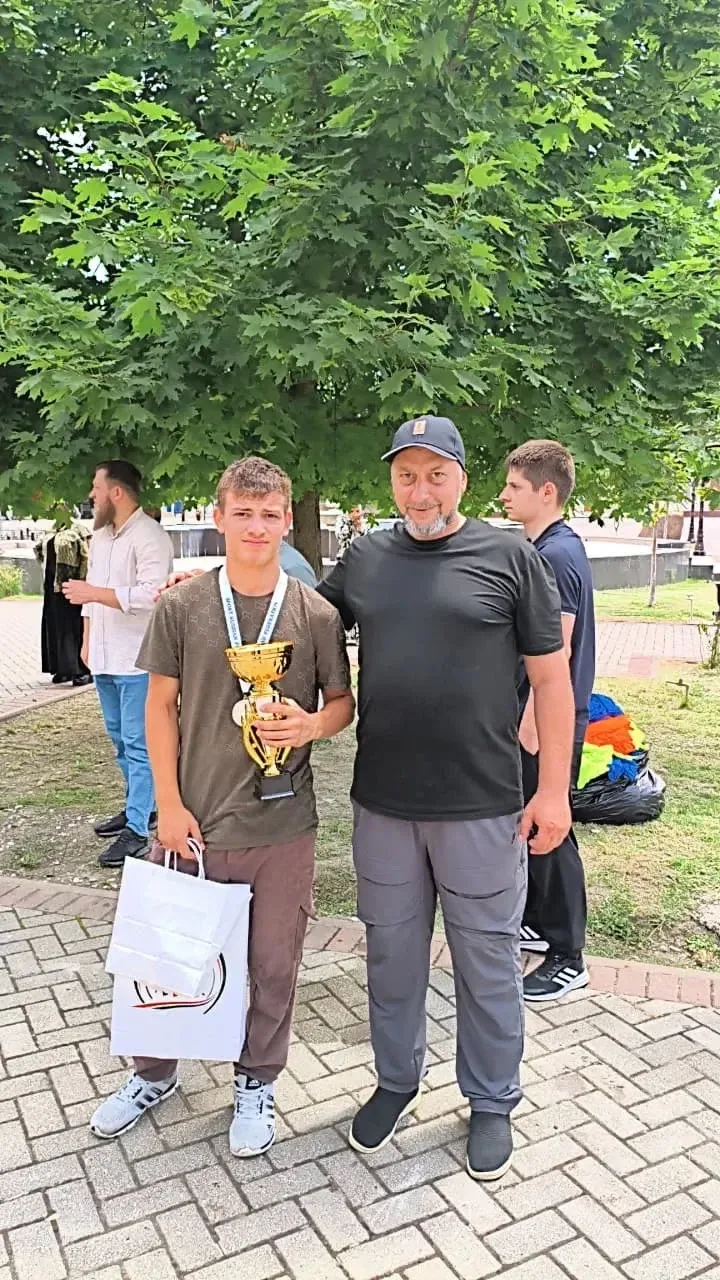 Поздравляем нашего участника Алиева Магомеда за почетное второе место в республиканском забеге!!!
Мо