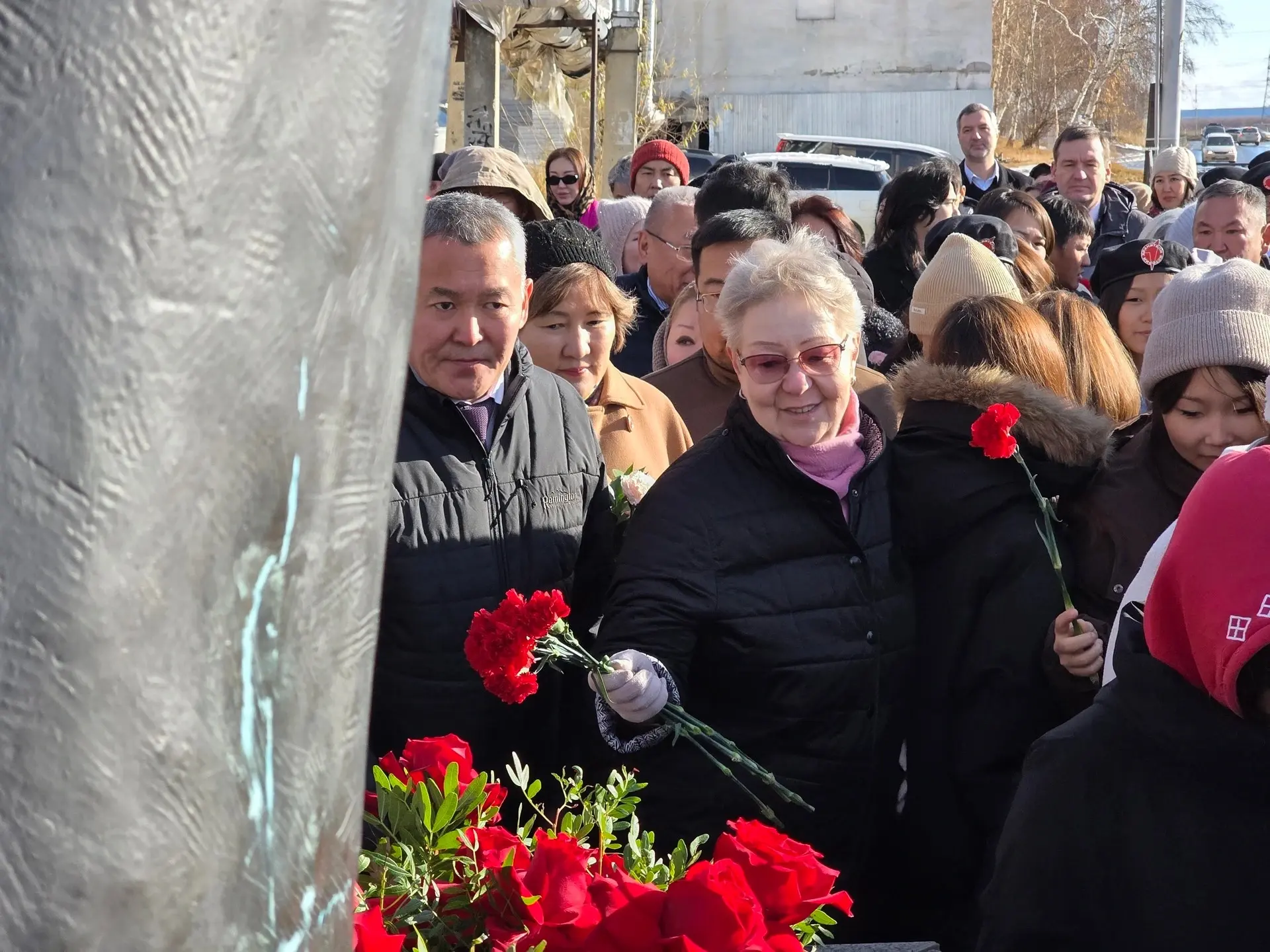 💐 В Якутске почтили память народного учителя СССР Михаила Алексеева