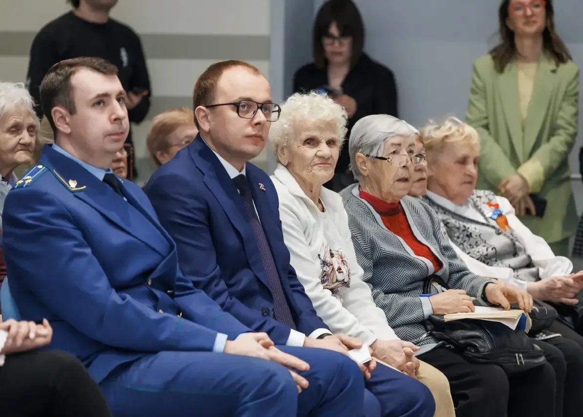 Положите трубку! Как учат пенсионеров защищаться от мошенников  На площадке Центра детского и юношес