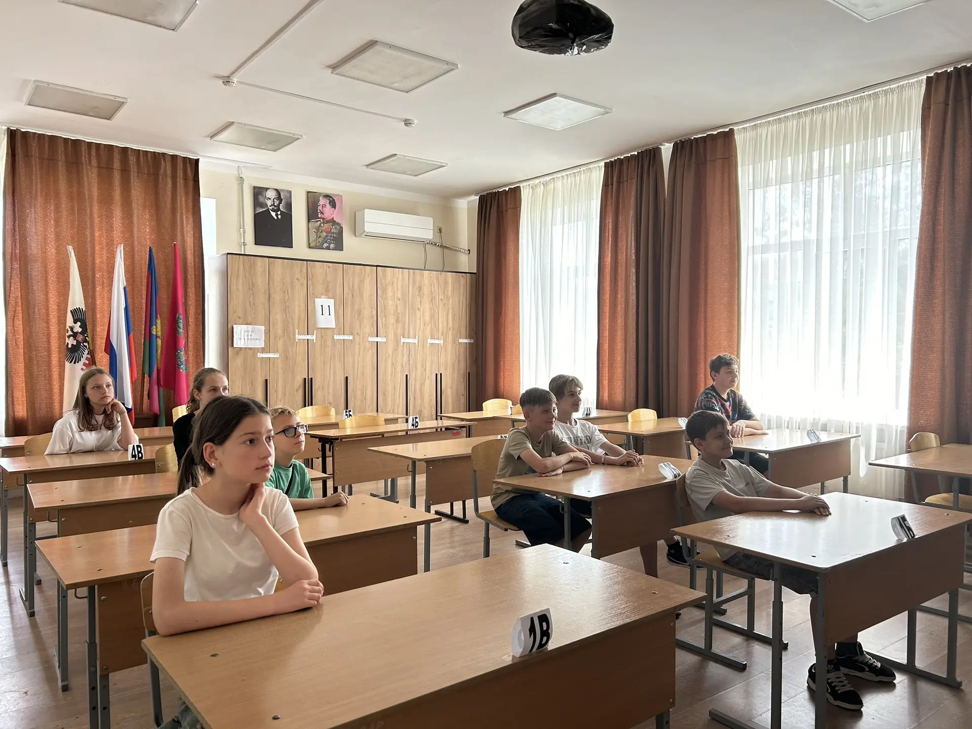 День социального работника – профессиональный праздник специалистов, которые помогают людям в сложны
