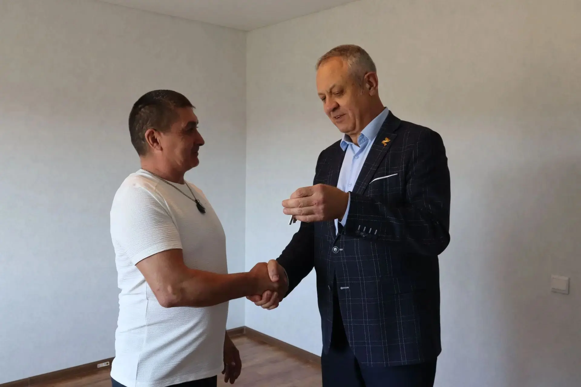 Ветеран боевых действий готовится к новоселью!