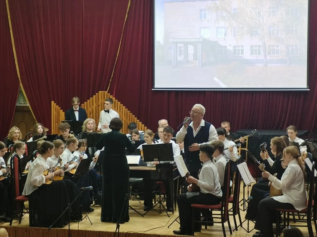 🎶 С юбилеем, детский оркестр!   В Детской музыкальной школе №1 состоялся праздничный концерт детског
