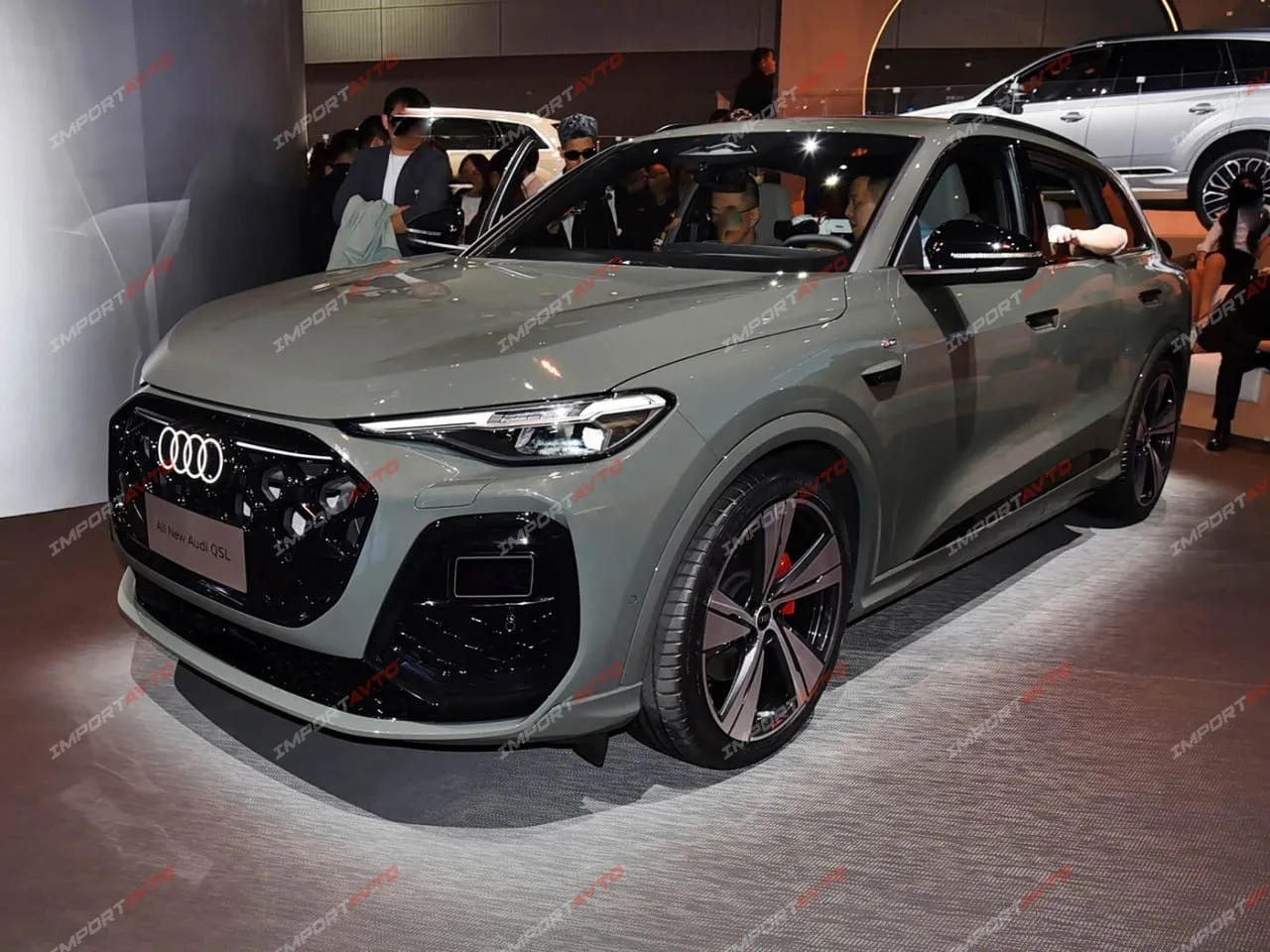 В продаже новая Audi Q5L 4WD 2.0 AMT, 2026