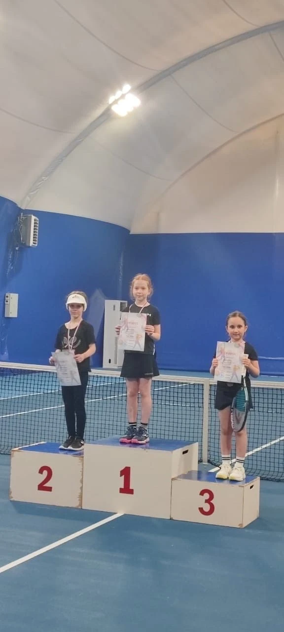 🏆ОЛИМП УСПЕХА  Ника Петрова, ученица 2Г класса,  заняла 3 место🥉 в категории "оранжевый мяч" среди д