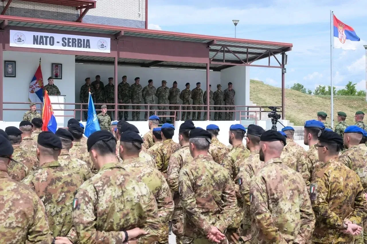 Впервые в истории: Сербия проводит военные учения с НАТО на своей территории. 600 военных из Сербии,