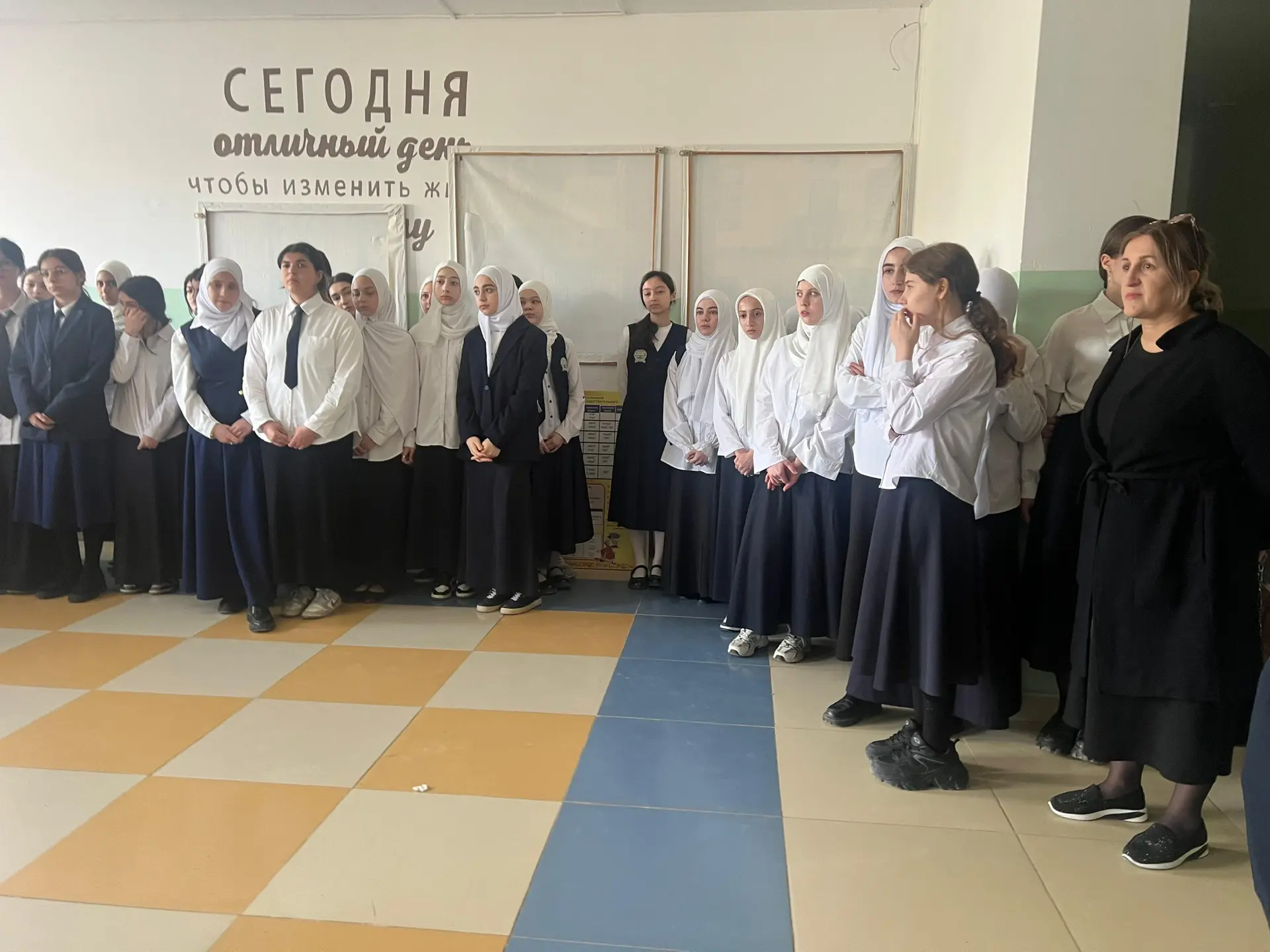 📢 В МБОУ СОШ №58 прошел классный час, посвященный профилактике деструктивного поведения среди несове