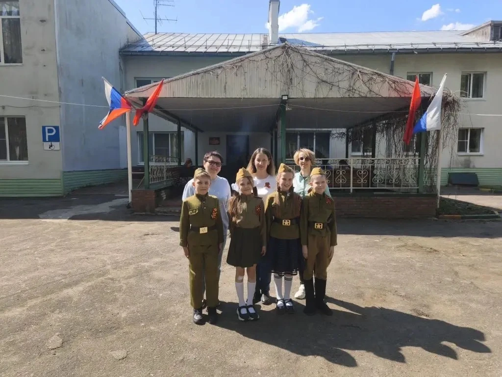 В преддверии 9 Мая: делимся теплом со старшим поколением.   3б класс — активный участник всех волонт