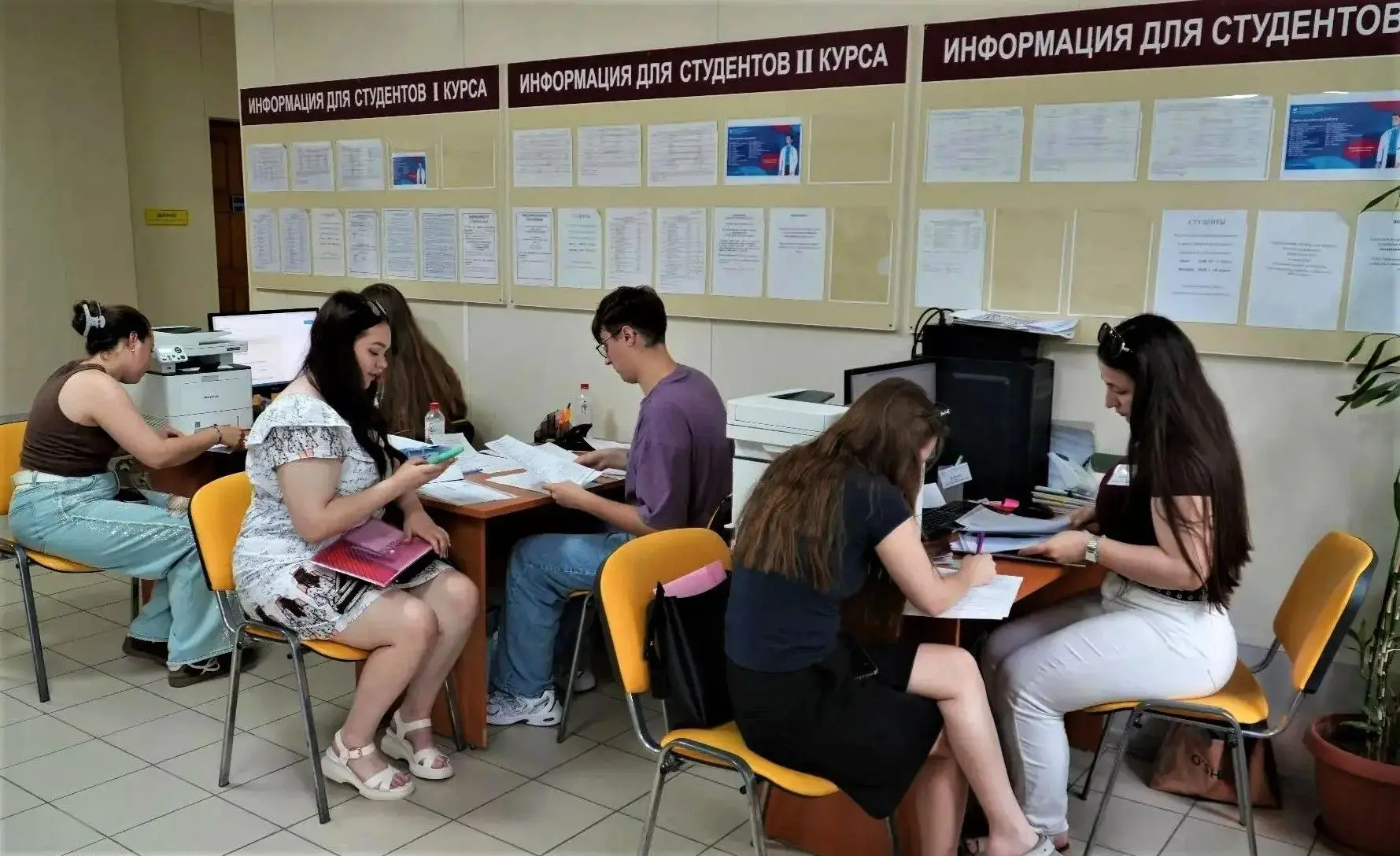 🧑‍🏫Почти 4 тысячи заявлений от абитуриентов: Амурский медицинский колледж и медицинская академия п