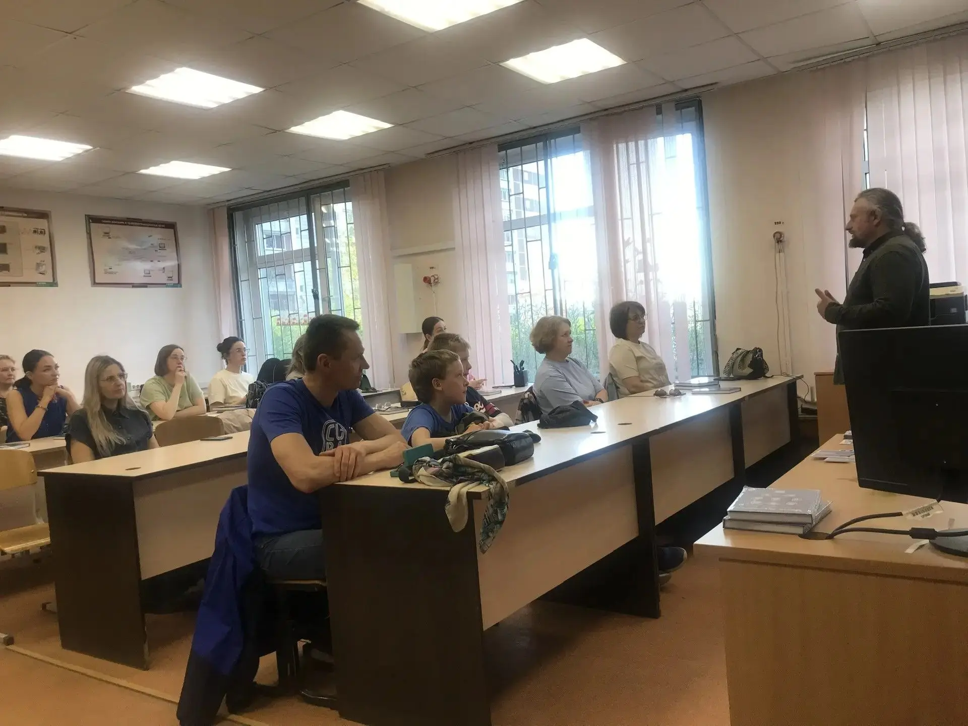 В МАОУ СОШ № 48 прошло родительское собрание на тему «Умная  безопасность» 🛑5 мая в нашей школе сост