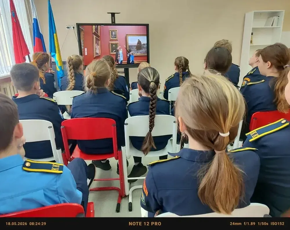 📌Солнечное утро понедельника для обучающихся Глебовской школы началось с традиционной торжественной 