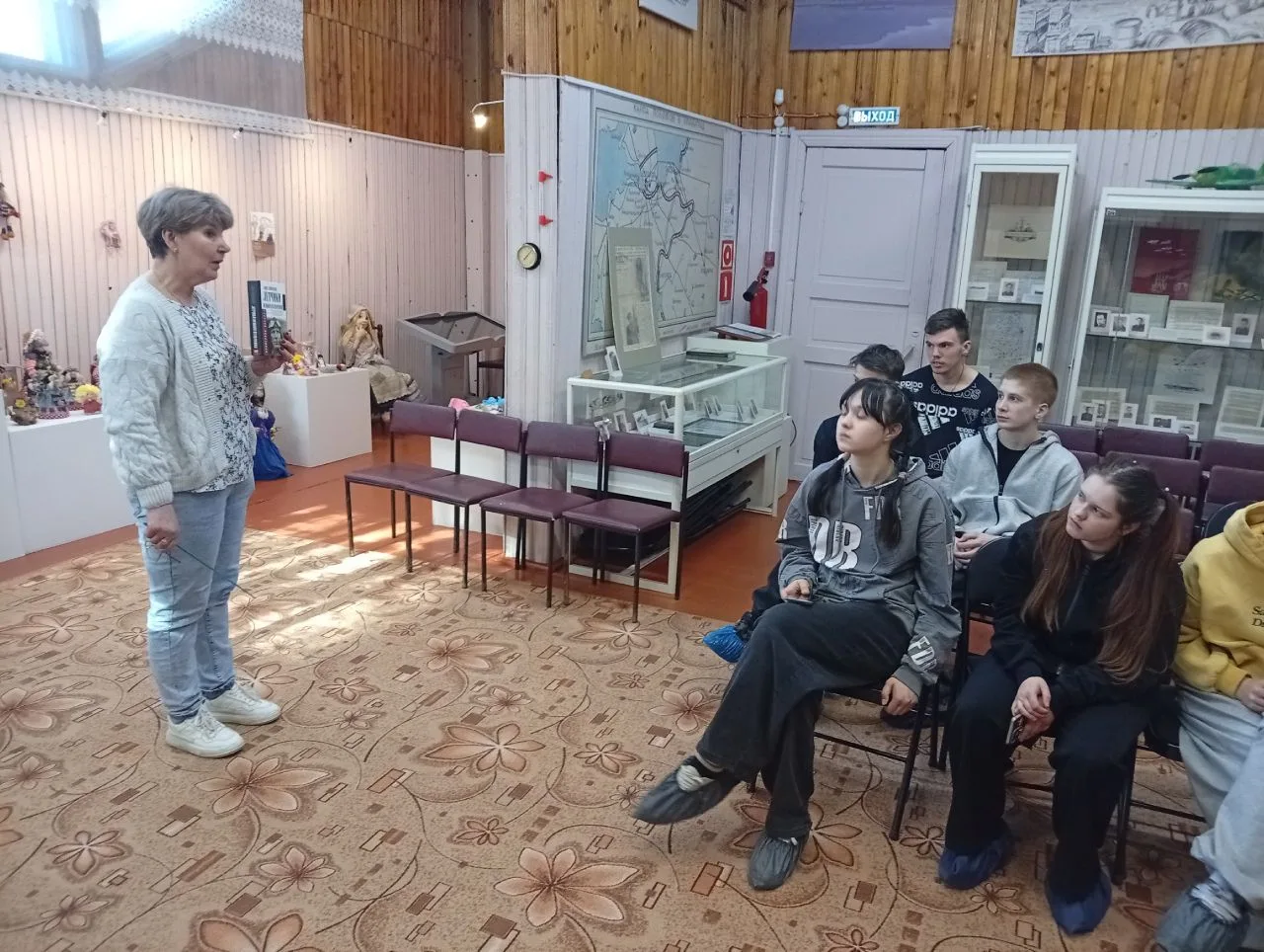 🖼️Краеведческий музей...

 С обучающимися старших классов посетили краеведческий музей нашего любим