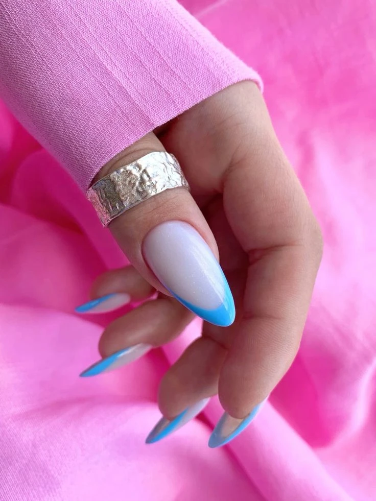 🩵 8 вариантов голубого френча 

Сезонный маникюр💅
Подпишитесь👇
