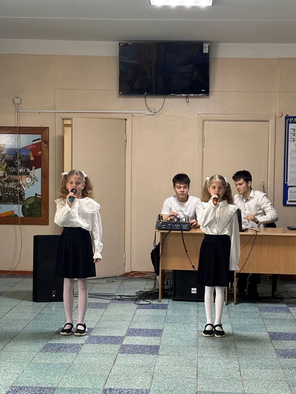 📣Сегодня в нашей школе состоялся замечательный концерт, посвящённый Международному Женскому Дню.  🎉М