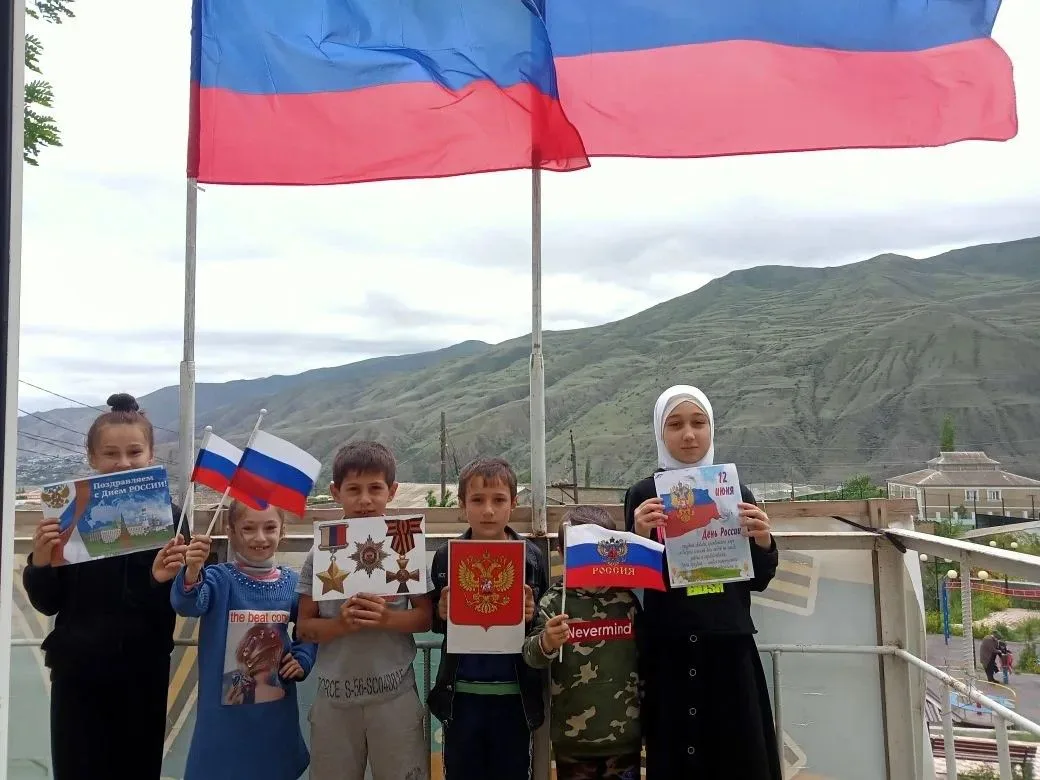 12 июня наша страна отмечает важный государственный праздник -День России. Это один из самых "молоды
