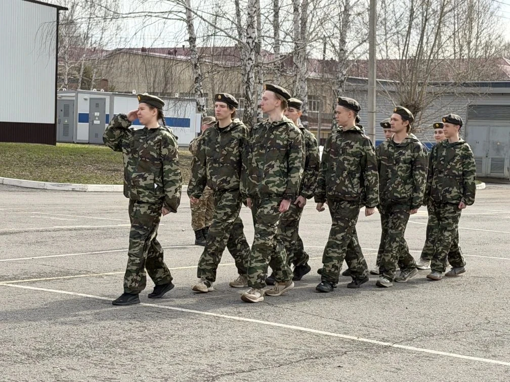 Сегодня эстафету муниципального этапа "Зарницы 2.0" продолжила команда "Старшие"  Строевая, тактика,