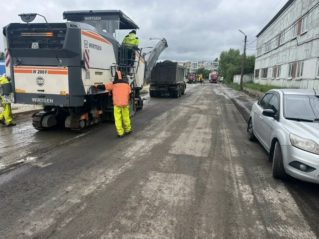#Авто_Гатчина_ремонт_дорог
Подрядная организация приступила к работам по ремонту картами следующих д