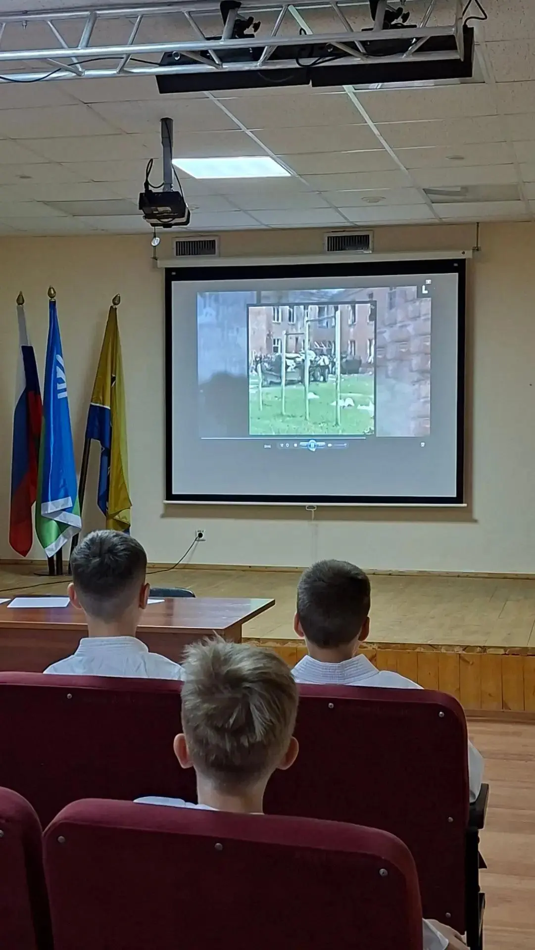 В школе прошли мероприятия, посвященные международному дню борьбы с терроризмом. Обучаю...