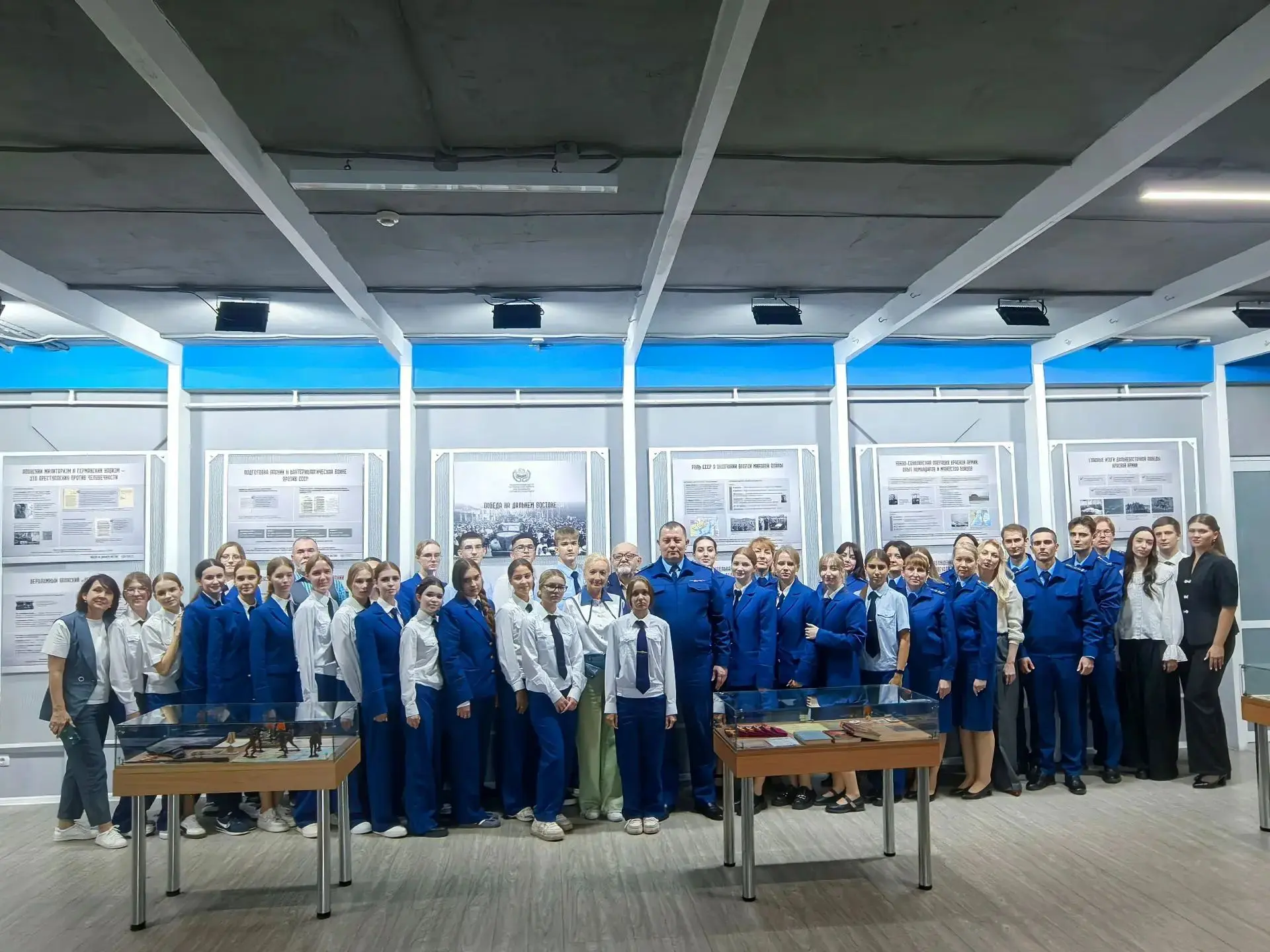 2 сентября 11 А класс посетил тематическую выставку в областной библиотеке, посвященную...