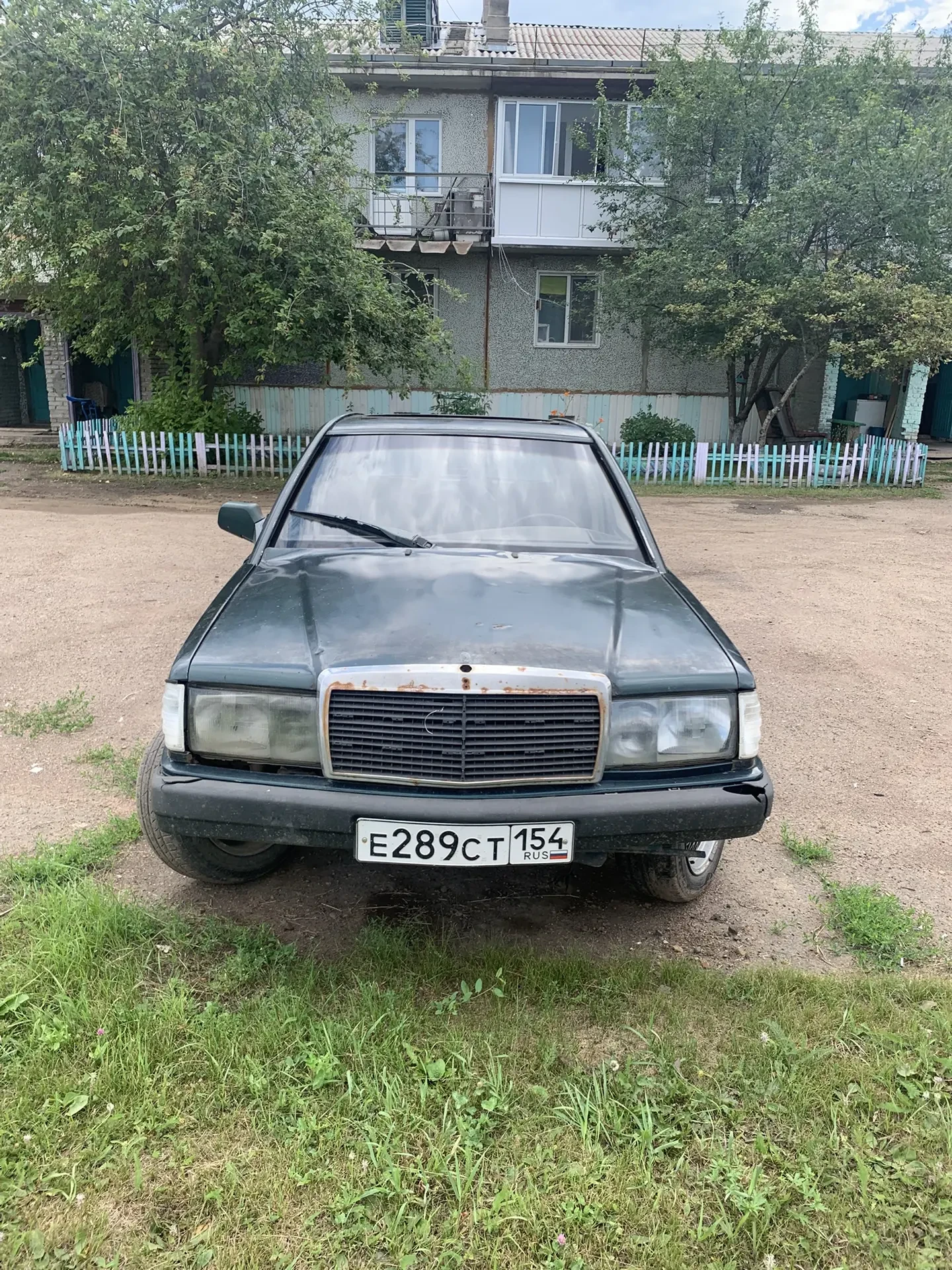 🚘 Mercedes Benz 190E