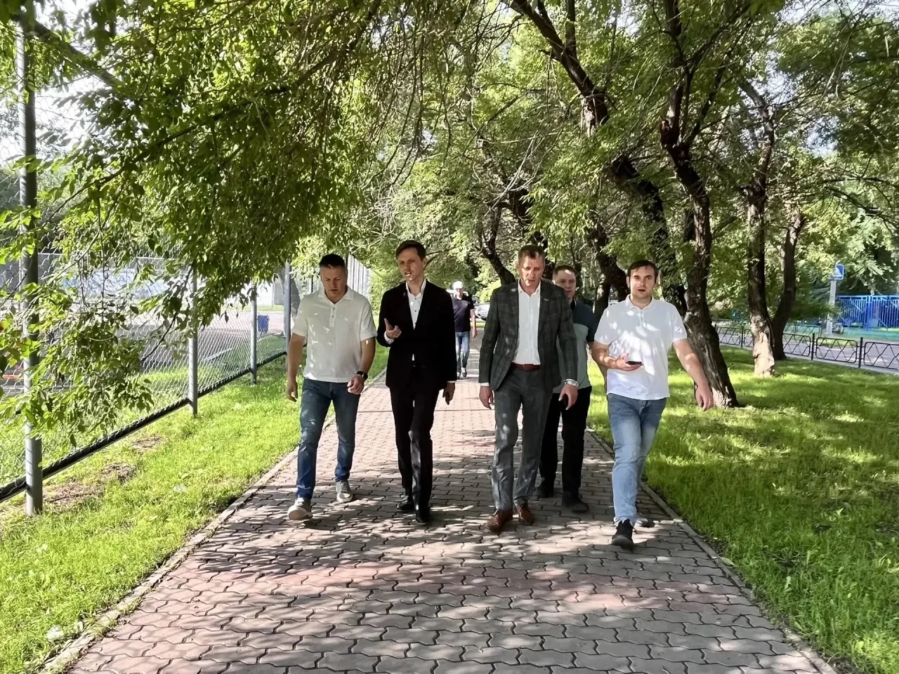 Сегодня вместе с депутатом Городского совета Артемием Любушкиным и дорожными службами выехали на ули
